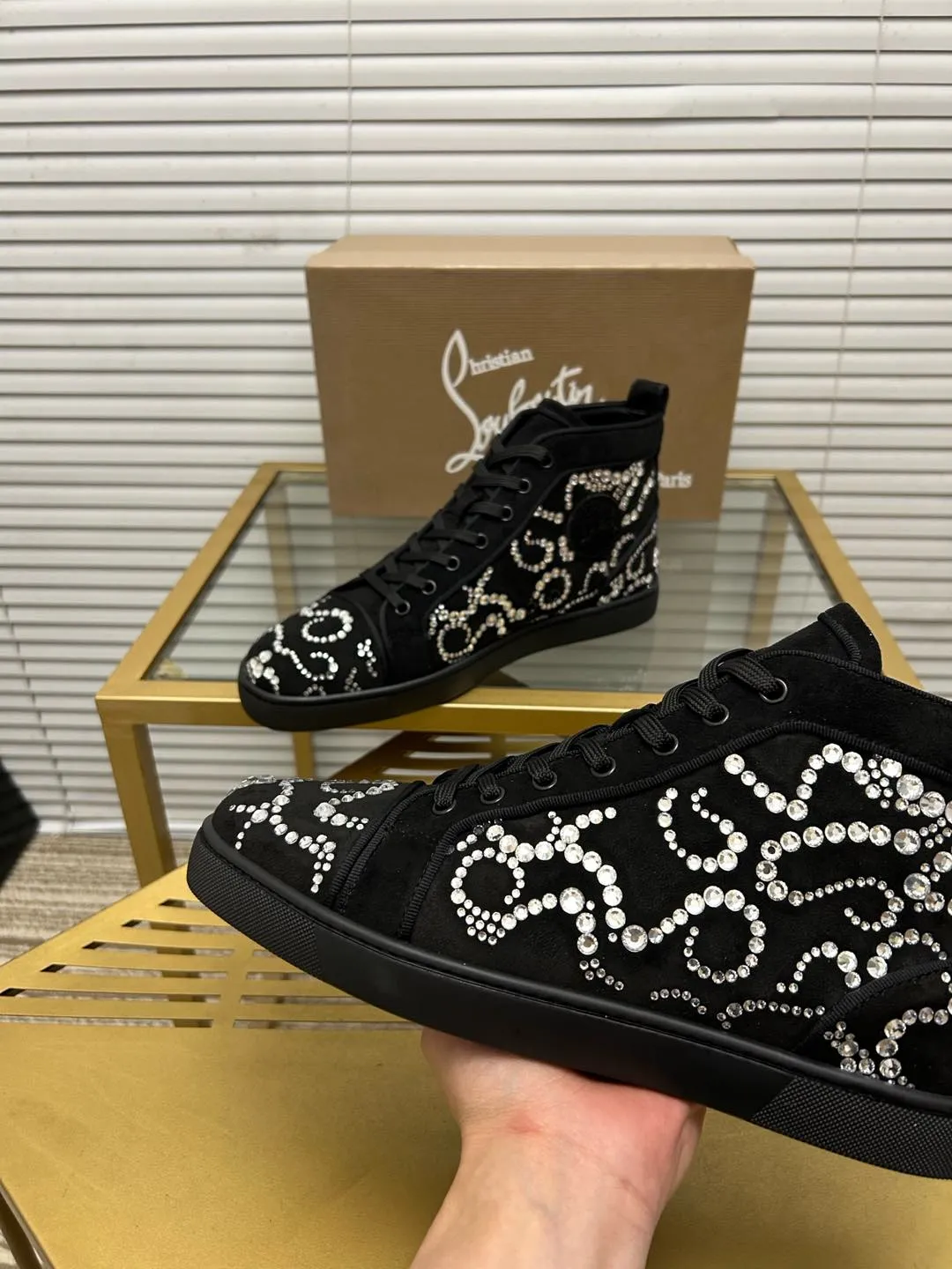 (Customized model) Ex-factory price is 580. christian louboutin (CL red sole shoes) counter series, casual sneakers for couples 📢 📢 📢 Exclusive hot style release 🎈🎈💪 Movable latex feet 👻 Finished outsole line [Proud] 😝Female 35-40# Male 38#-46, global supply😝 [Top version]: Original imported genuine leather upper, top original leather lining, original molded TPU outsole, original 1:1 detail processing, original shoe last,